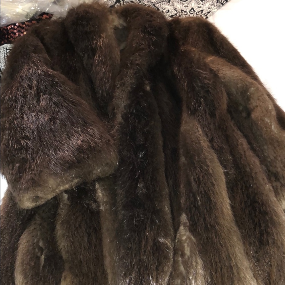 AUTHENTIC BEAVER FUR COAT MAKE AN OFFER💗 - Picture 2 of 8